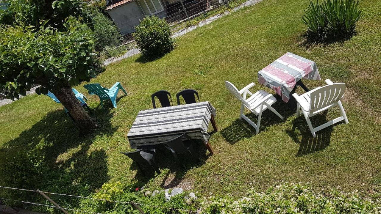 Flora Lägenhet Moltrasio Exteriör bild