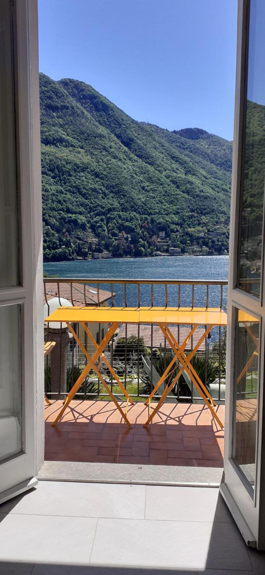 Flora Lägenhet Moltrasio Exteriör bild